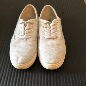 Mossimo flat casual sneakers